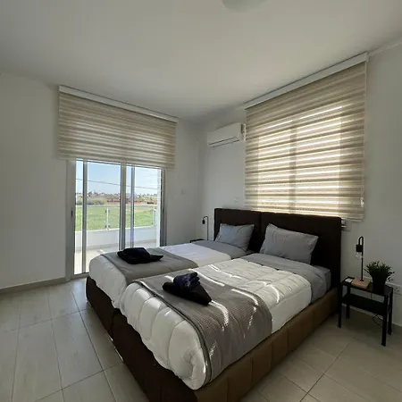 Aura Livadia, Larnaca Βίλα Λιβάδια
