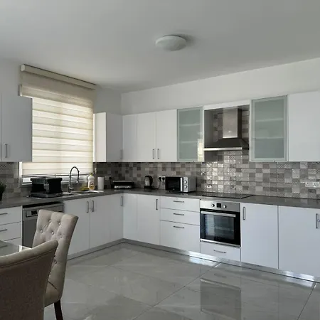 Aura Livadia, Larnaca *