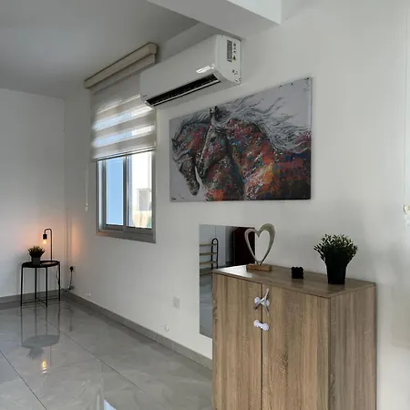 Βίλα Aura Livadia, Larnaca *