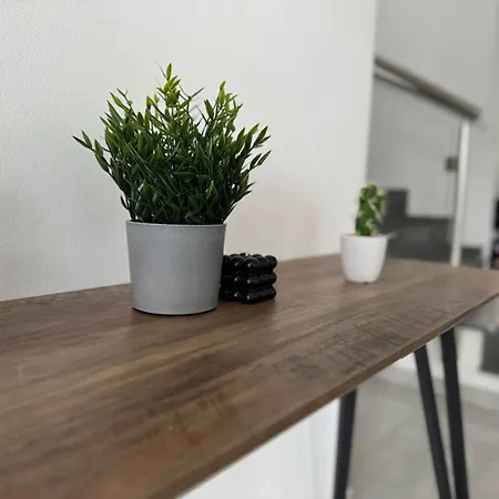 Aura Livadia, Larnaca * Livadhia