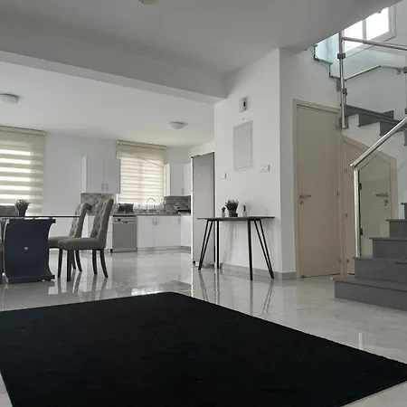 Villa Aura Livadia, Larnaca