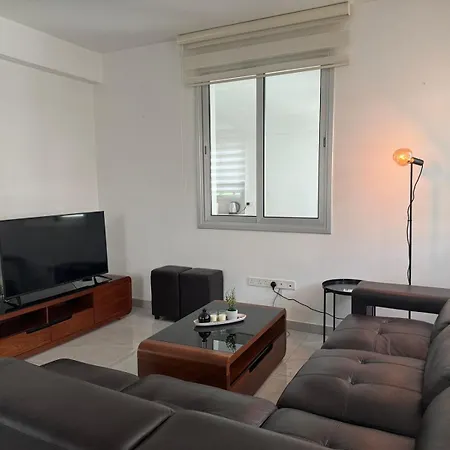 Aura Livadia, Larnaca