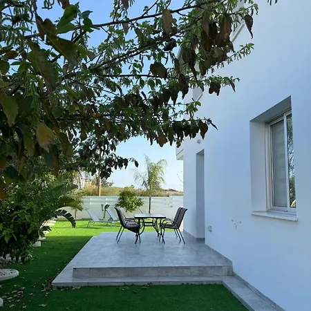 Aura Livadia, Larnaca Villa *