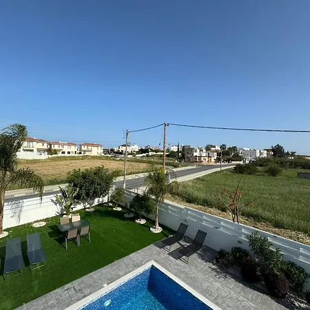 Aura Livadia, Larnaca * Livadhia