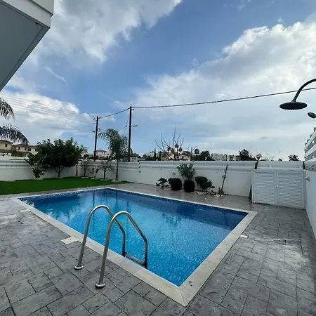Aura Livadia, Larnaca Villa